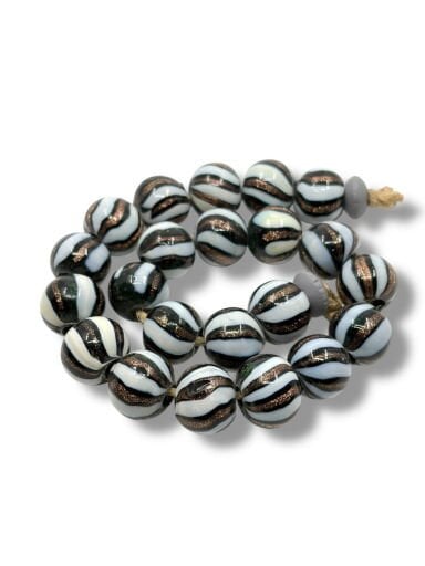 Siyah Beyaz Dizi Cam Boncuk