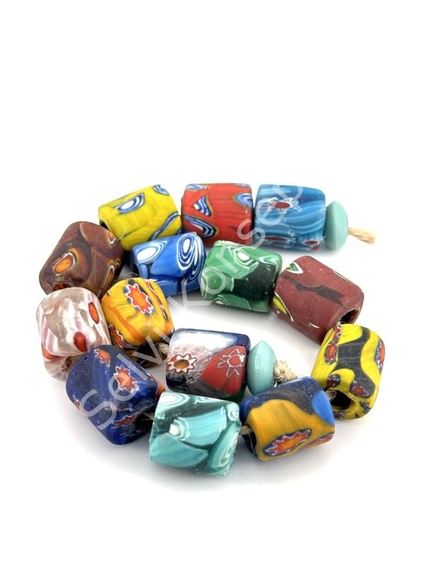 Gana-Krobo Cam Boncuk Karışık Dizi 13x16 mm