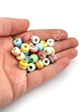 Silindir Kuzu Cam Boncuk Beyaz Üzeri Karışık Renkli 50 Adet