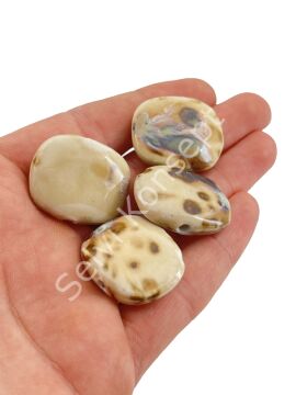 Otantik Seramik Boncuk Yandan Delikli 30x23 mm Krem