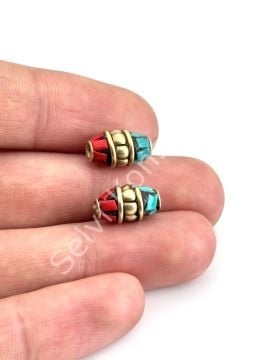 Pirinç İşlemeli Nepal Boncuk Arpa Turkuaz-Mercan Taş Kakmalı 7x13 mm