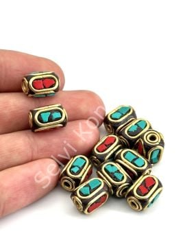 Pirinç İşlemeli Nepal Boncuk Silindir Turkuaz-Mercan Taş Kakmalı 9x13 mm