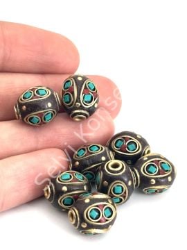 Pirinç İşlemeli Nepal Boncuk Silindir Turkuaz-Mercan Taş Kakmalı 10x14 mm