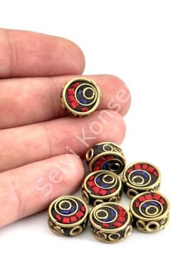 Pirinç İşlemeli Nepal Boncuk Yassı Mercan Taş Kakmalı 12x13 mm