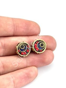 Pirinç İşlemeli Nepal Boncuk Yassı Mercan Taş Kakmalı 12x13 mm