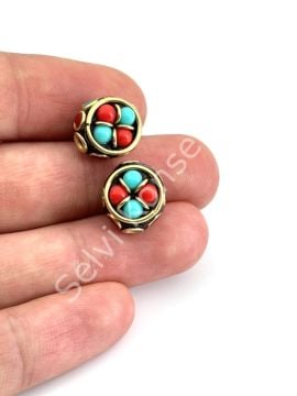 Pirinç İşlemeli Nepal Boncuk Yassı Turkuaz-Mercan Taş Kakmalı 12x12 mm