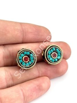 Pirinç İşlemeli Nepal Boncuk Yassı Turkuaz-Mercan Taş Kakmalı 16x16 mm