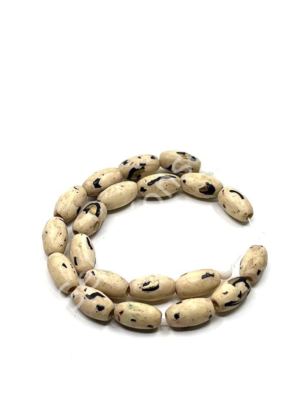 El Yapımı Etnik Desenli Oval Dizi Tibet Boncuk Krem 6x11 mm