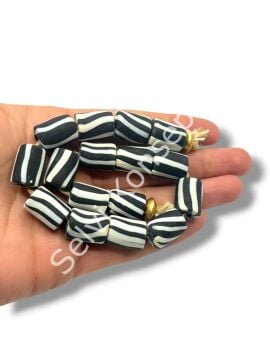 El Yapımı Siyah Beyaz Mat Silindir Dizi Cam Boncuk 13x17 mm