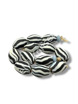 El Yapımı Siyah Beyaz Mat Oval Dizi Cam Boncuk 16x22 mm