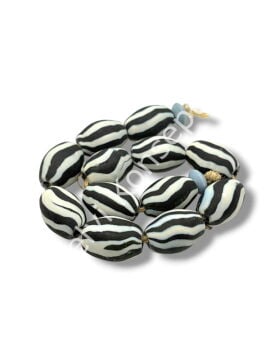El Yapımı Siyah Beyaz Mat Oval Dizi Cam Boncuk 16x22 mm