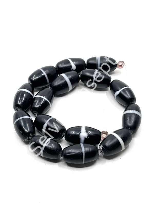 El Yapımı Siyah Beyaz Çizgili Oval Mat Dizi Cam Boncuk 9x16 mm