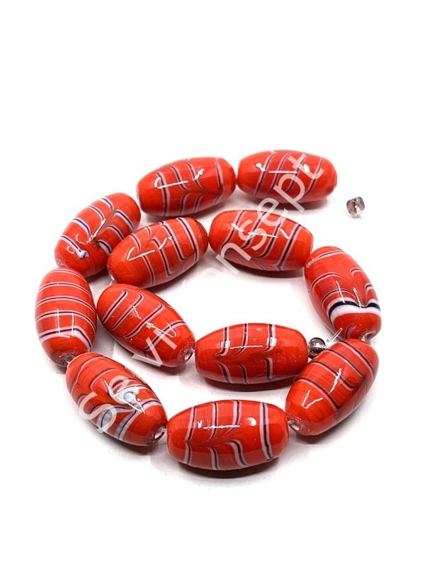 El Yapımı Ebru Desenli Oval Dizi Cam Boncuk Kırmızı 12x21 mm