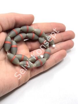 El Yapımı Kırmızı Çizgili Geri Dönüştürülmüş Mat Dizi Cam Boncuk Gri 8x20 mm