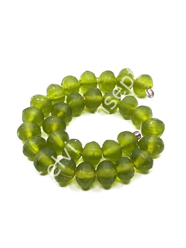 Buzlu Afrika Geri Dönüştürülmüş Dizi Cam Boncuk Yeşil 11x8 mm