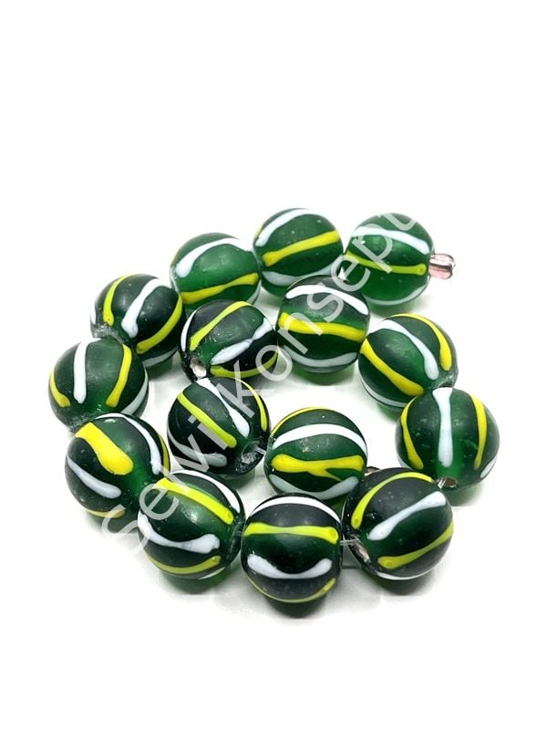 El Yapımı Geri Dönüştürülmüş Ritmik Çizgili Mat Yuvarlak Cam Boncuk Yeşil 14 mm