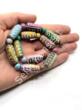 El Yapımı Desenli Pişmiş Silindir Toprak Boncuk Karışık Renkli Dizi 12x25-27 mm