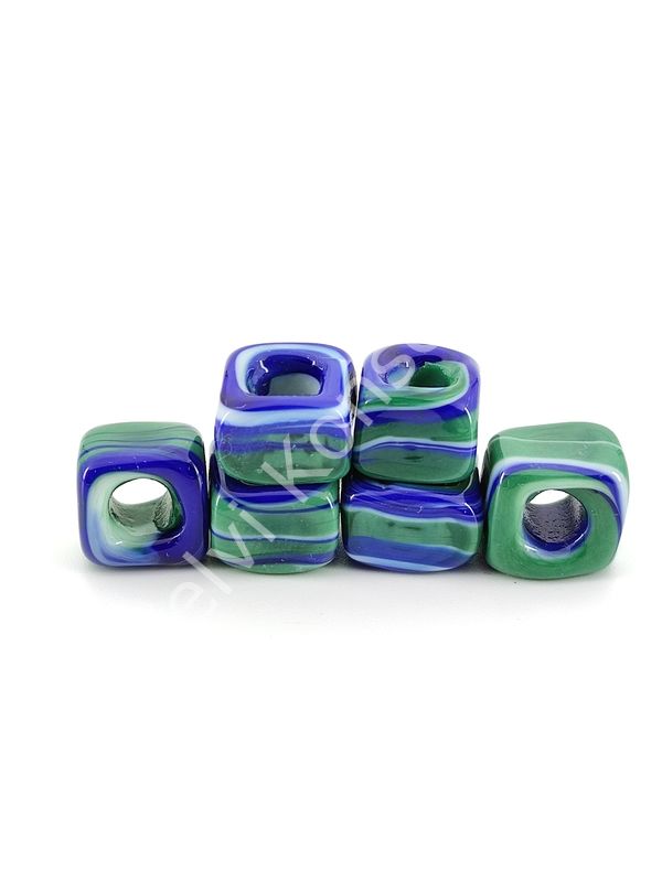 El Yapımı Su Yeşili Renkli Ebruli Murano Kare Boncuk