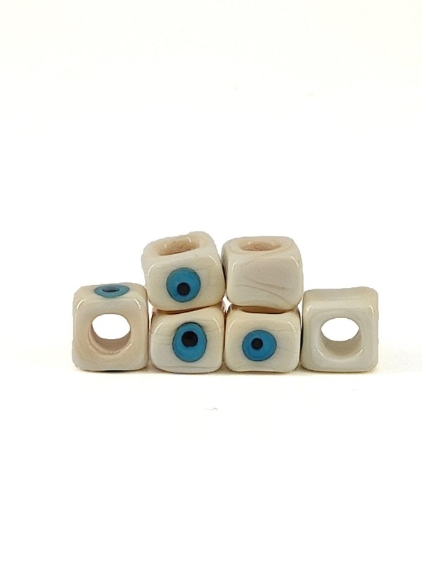 El Yapımı Krem Renkli Murano Gözlü Kare Boncuk