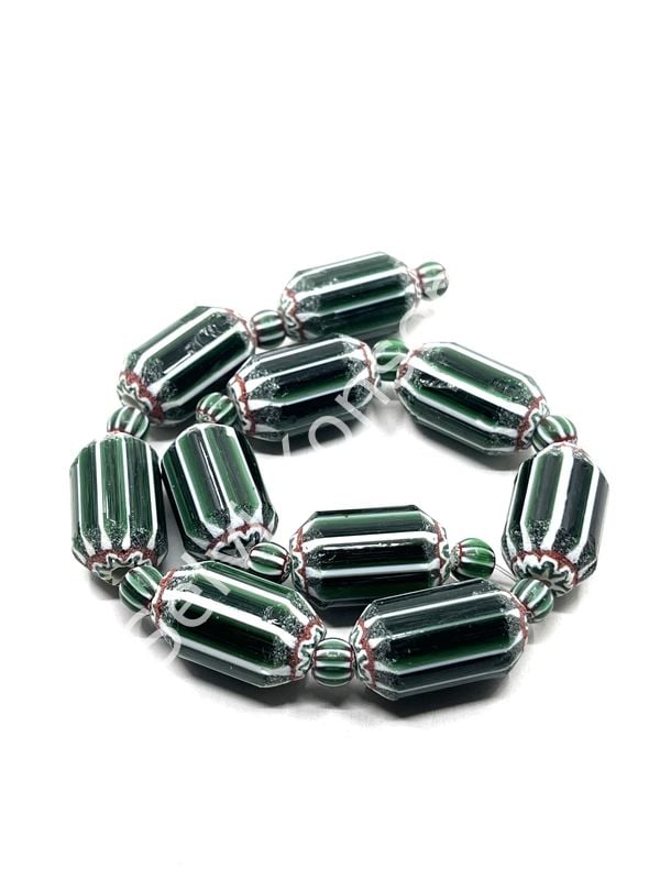 El Yapımı Afrika Chevron Dizi Cam Boncuk Yeşil-Beyaz 14x24 mm