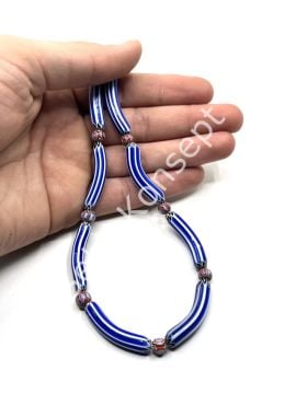 El Yapımı Eğri Afrika Chevron Dizi Cam Boncuk Lacivert-Beyaz 6x33 mm