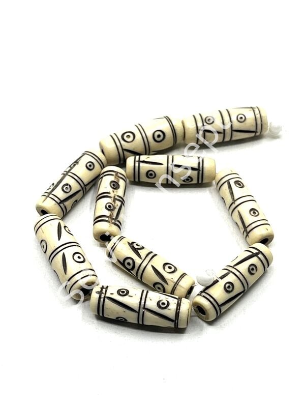 El Yapımı Etnik Desenli Silindir Dizi Tibet Boncuk  Krem 8x24 mm