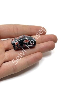 Gana-Krobo Eğri Parlak Cam Boncuk Çiçekli Siyah 17x33 mm 10 Adet