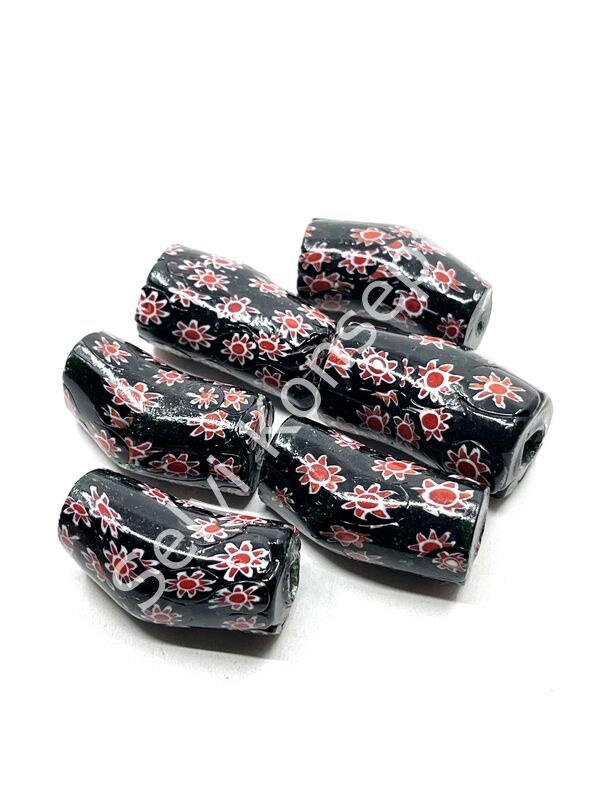 Gana-Krobo Eğri Parlak Cam Boncuk Çiçekli Siyah 17x33 mm 10 Adet