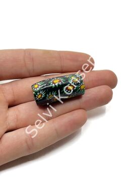 Gana-Krobo Eğri Parlak Cam Boncuk Çiçekli Yeşil 17x33 mm 10 Adet