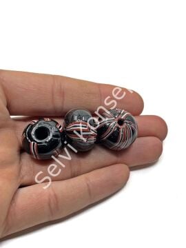 Siyah Üzeri Kırmızı-Beyaz Çizgili Cam Boncuk 20x14 mm 40 Adet