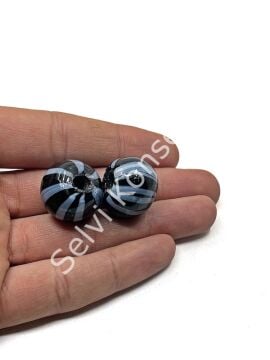 Siyah-Gri Çizgili Yuvarlak Cam Boncuk 18x16 mm 10 Adet