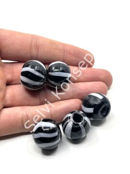Siyah-Beyaz Çizgili Yuvarlak Cam Boncuk 19x16 mm 10 Adet