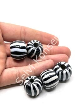 Siyah-Beyaz Çizgili Cam Boncuk 20x17 mm 10 Adet