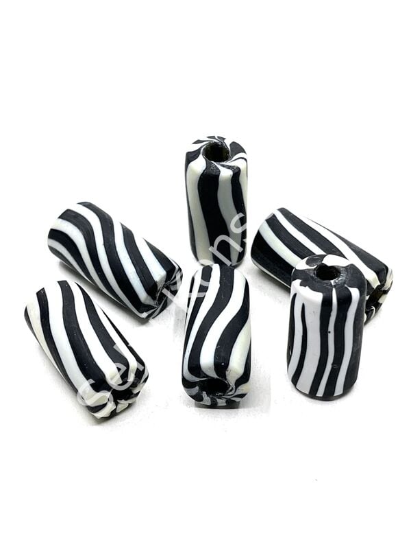 Siyah-Beyaz Çizgili Silindir Mat Cam Boncuk 13x29 mm 10 Adet