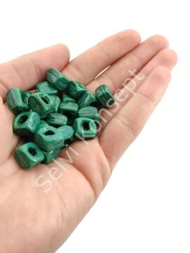 El Yapımı Yeşil Renkli Murano Kare Cam Boncuk