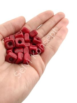 El Yapımı Bordo Renkli Murano Kare Cam Boncuk