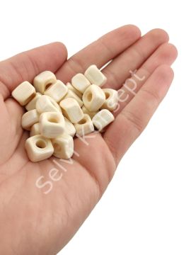 El Yapımı Krem Renkli Murano Kare Cam Boncuk