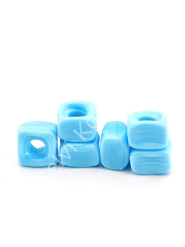 El Yapımı Bebek Mavi Renkli Murano Kare Cam Boncuk