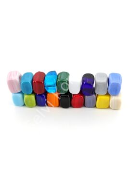 El Yapımı Karışık Renkli Murano Kare Cam Boncuk 18 Adet