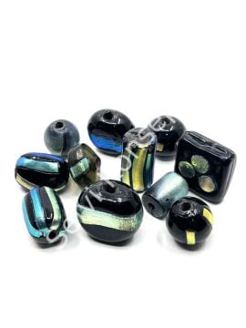 El Yapımı Renkli Şeritli Karışık Boyut-Model Hint Cam Boncuk Siyah 10 Adet