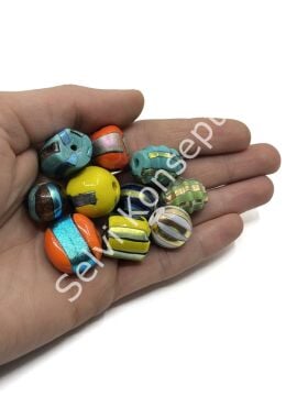 El Yapımı Renkli Şeritli Karışık Boyut-Model Hint Cam Boncuk 10 Adet