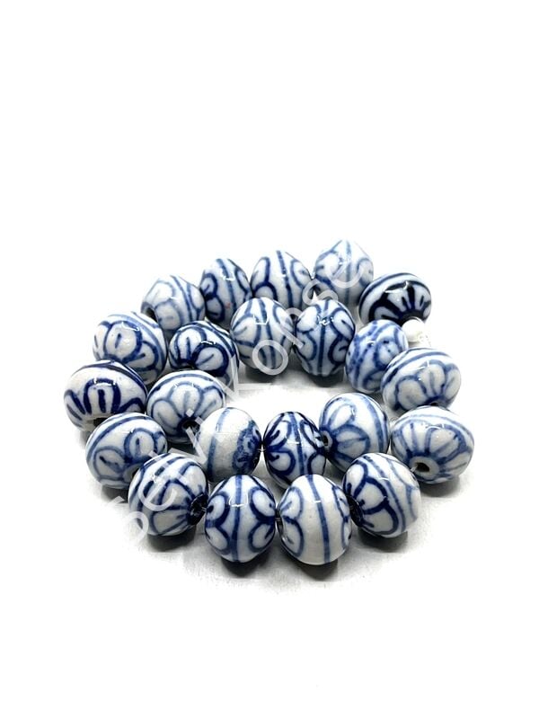 El Yapımı Lacivert Çiçekli Dizi Seramik Boncuk 14x12 mm