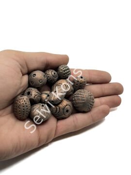 El Yapımı Desenli Pişmiş Toprak Boncuk Koyu Bakır Renk 250 Gr