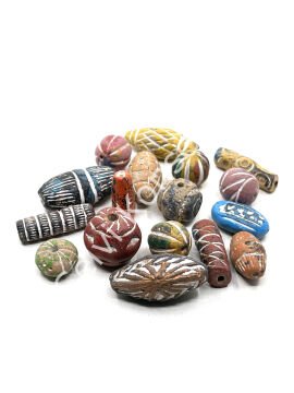 El Yapımı Eskitme Desenli Pişmiş Toprak Boncuk Karışık Renkli 250 Gr