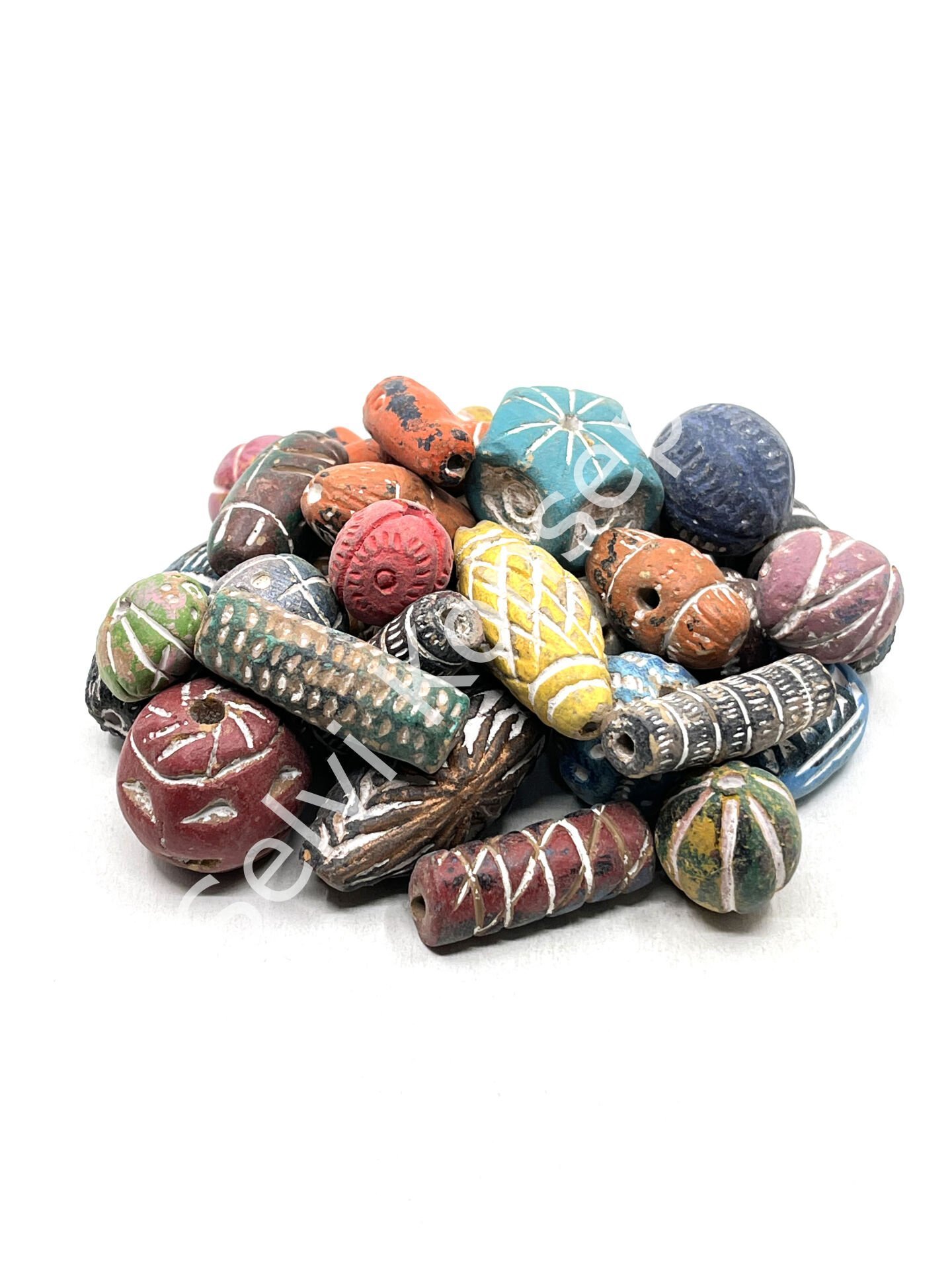 El Yapımı Eskitme Desenli Pişmiş Toprak Boncuk Karışık Renkli 250 Gr